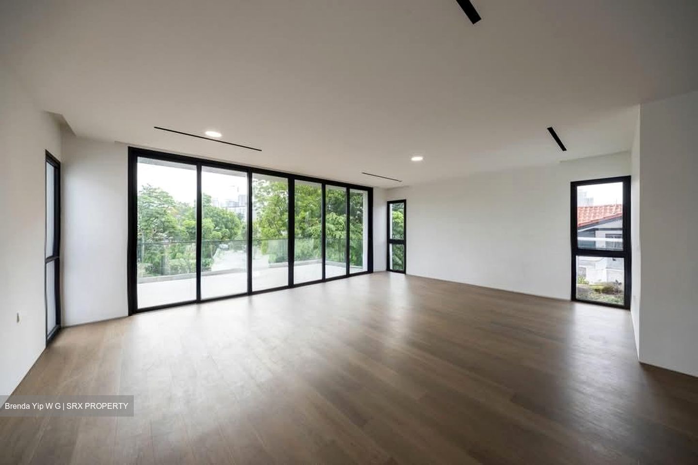 First Avenue (D10), Detached #562133531